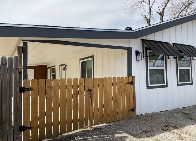 3-bedroom rental at 2703 Menchaca Unit 2 OR B in San Antonio TX