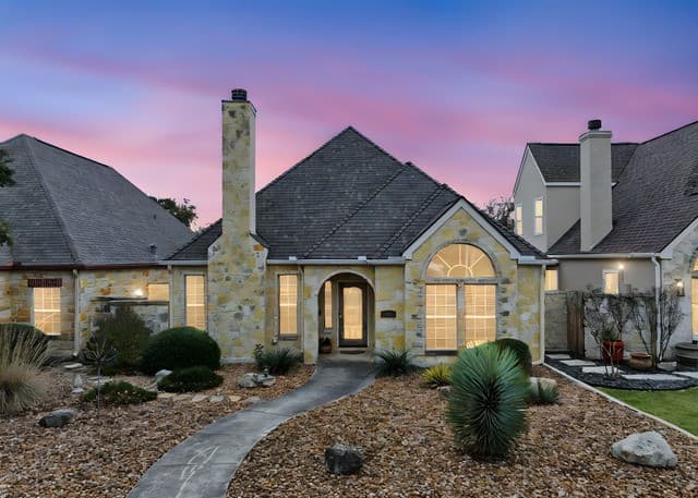3-bedroom home for sale at 329 E Bandera in Boerne TX