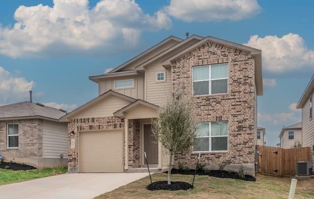 3-bedroom rental at 1006 Western Whipbird in San Antonio TX