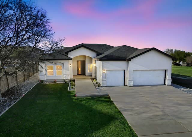 4-bedroom home for sale at 7801 Yellow Bark in Selma TX