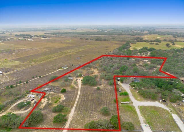 4-bedroom home for sale at 1655 Eichman Rd in Poteet TX