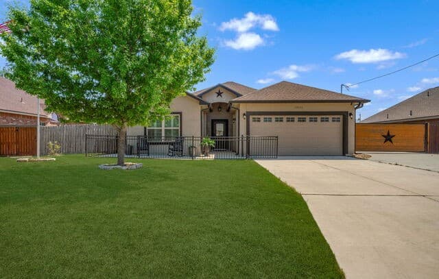 5-bedroom home for sale at 15820 Chippewa in Selma TX