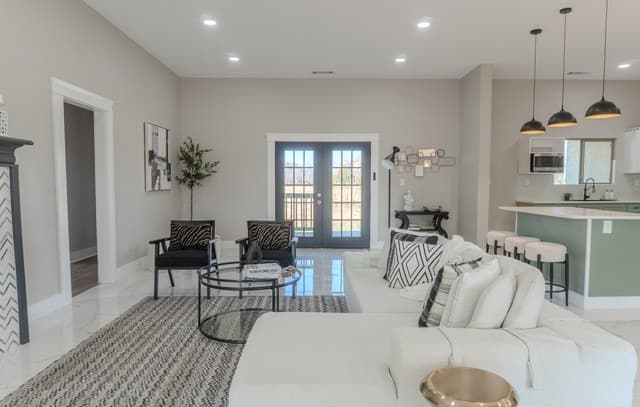 4-bedroom home for sale at 185 E Medium Meadow in Lytle TX