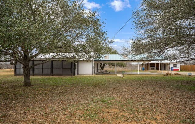 1-bedroom home for sale at 421 Coughran in Pleasanton TX