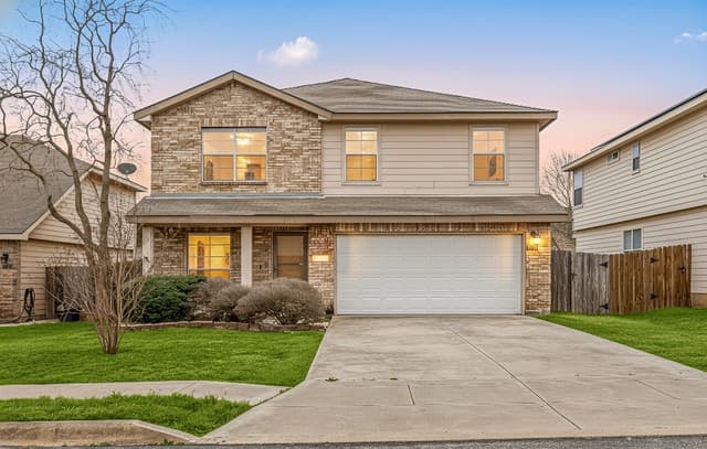 5-bedroom home for sale at 10111 Sparrow Way in Universal City TX
