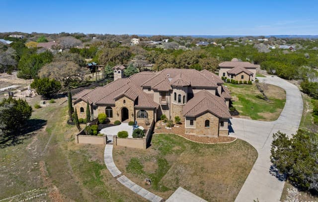 6-bedroom home for sale at 104 Falcon Crst in Boerne TX