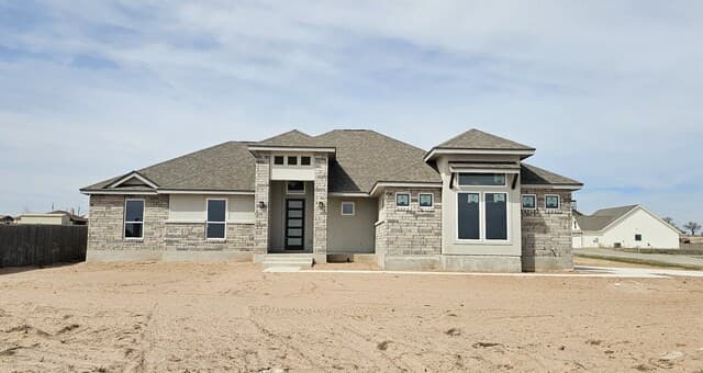 3-bedroom home for sale at 105 Oakmont Ln in La Vernia TX