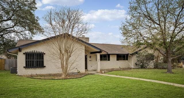 4-bedroom home for sale at 602 Moorside in Windcrest TX