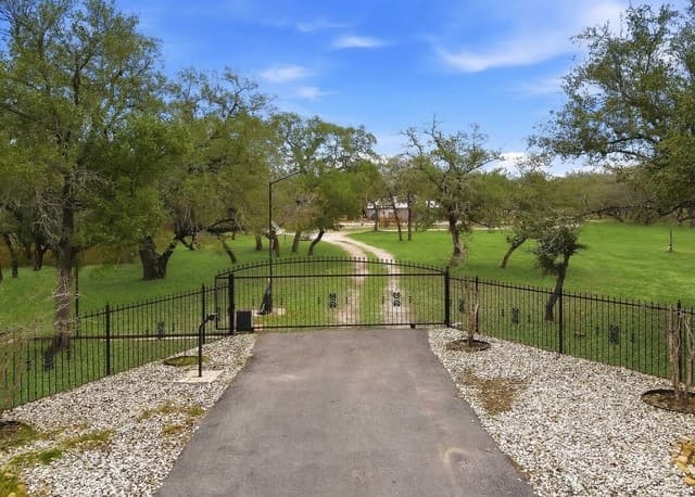 3-bedroom home for sale at 561 County Road 785 in Natalia TX