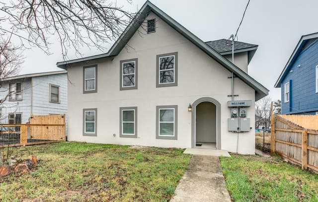 2-bedroom rental at 918 McIlvaine in San Antonio TX