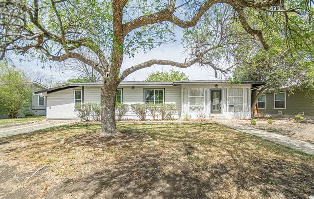 4-bedroom home for sale at 227 Devonshire Dr in San Antonio TX