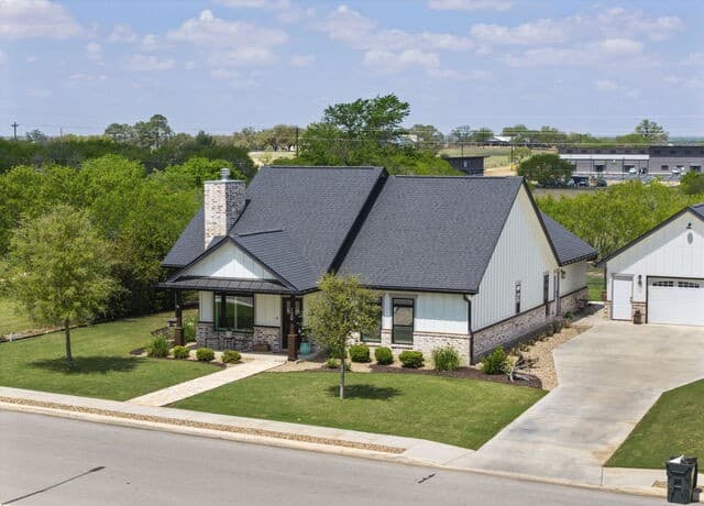 3-bedroom home for sale at 120 Magnolia in La Vernia TX
