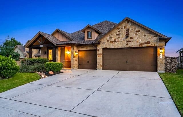 4-bedroom home for sale at 11816 Field Bend in Selma TX
