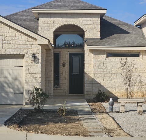4-bedroom home for sale at 137 W Medium Meadow in Lytle TX