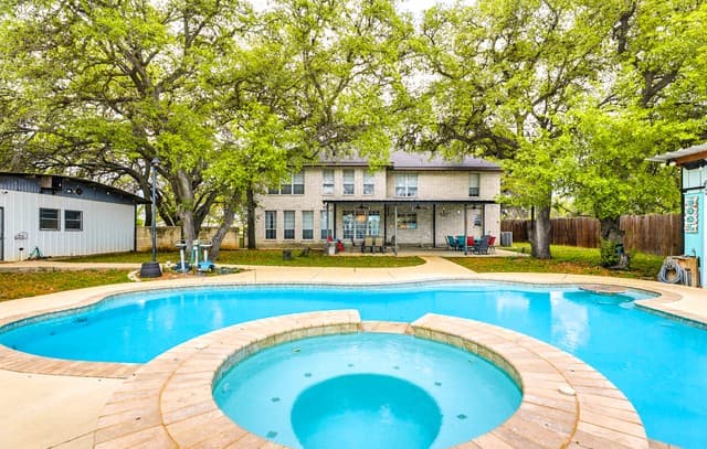 4-bedroom home for sale at 78 Marx Lane in La Vernia TX