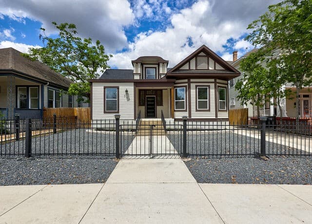 4-bedroom home for sale at 507 W Mistletoe in San Antonio TX