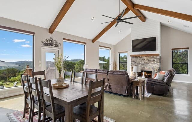 3-bedroom home for sale at 622 County Road 2753 in Mico TX