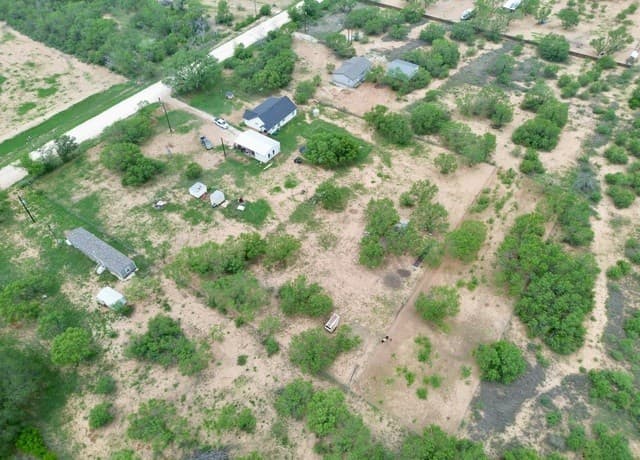 3-bedroom home for sale at 1213 County Rd 1670 in Moore TX