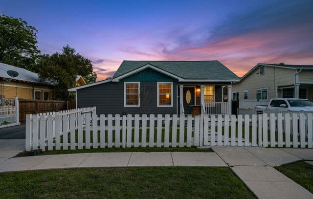 4-bedroom home for sale at 1910 W Craig Pl in San Antonio TX