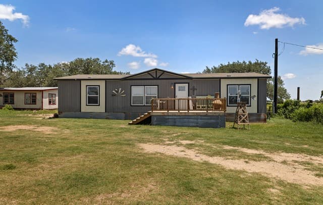 3-bedroom home for sale at 490 Hernandez Rd in Poteet TX