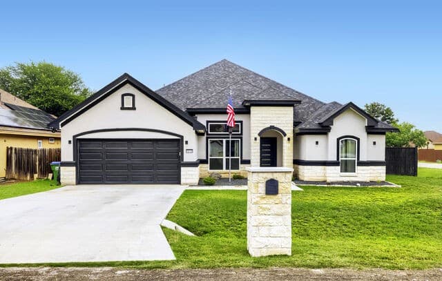 4-bedroom home for sale at 15710 Fair Ln in Selma TX