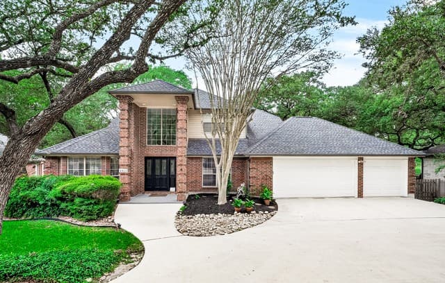 4-bedroom home for sale at 2925 Bent Tree Dr in Schertz TX